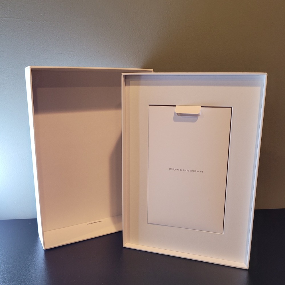 iPad Empty Box, iPad Not Included - Picture 6 of 10